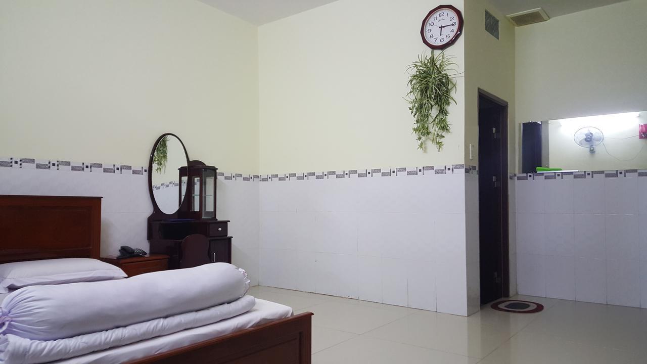 Huynh Nhu Hotel Ca Mau Exterior photo